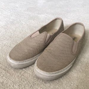 Gap Beige/ Gray Snakeskin Scale Slip On Sneakers
